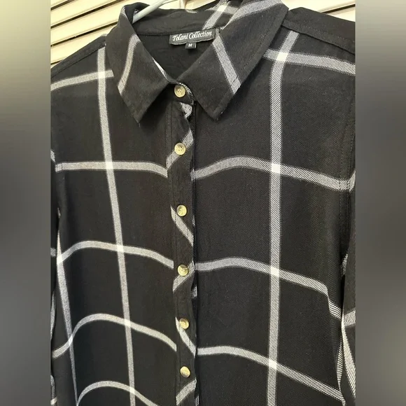 Tolani Collection Plaid Flannel Aztec Back Button Down Size M - Picture 3 of 6